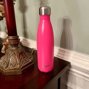 EUC S'well Original 17 oz / 500 ml Bottle in Bikini Pink Used Once Perfect
